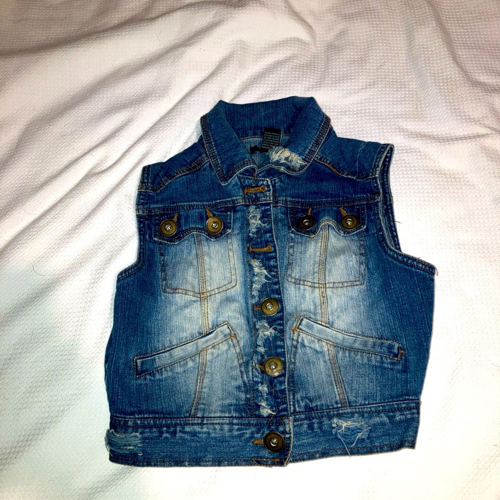 Juniors Girls Destressed Denim Vest Size Medium Brand Timing